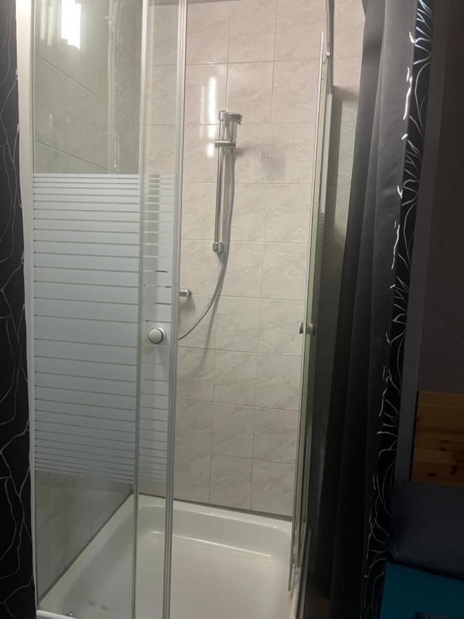 Hipokratios 3 Zimmer Mit Gemeinschaft Wc Fürth Zewnętrze zdjęcie