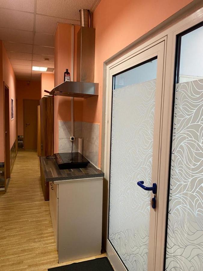 Hipokratios 3 Zimmer Mit Gemeinschaft Wc Fürth Zewnętrze zdjęcie