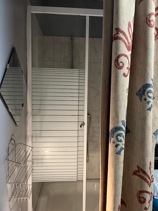 Hipokratios 3 Zimmer Mit Gemeinschaft Wc Fürth Zewnętrze zdjęcie